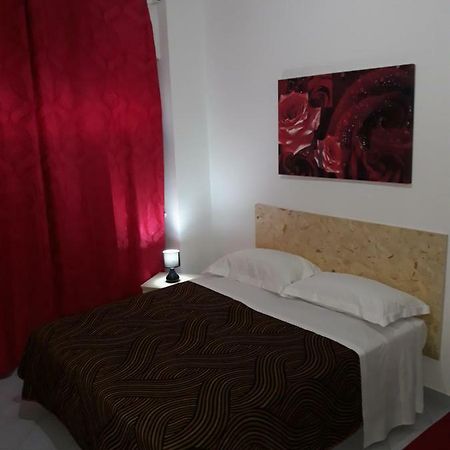 Rooms Center Wolf - Matrimoniale E Comunicanti Матера Екстериор снимка